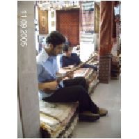 carpet shop musician, Esfahan.jpg